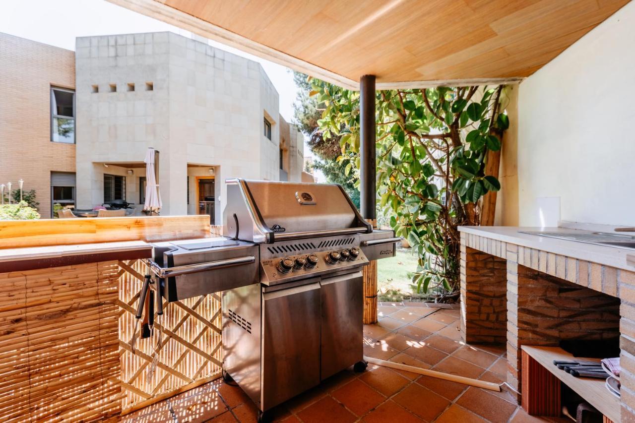 Lushville - Luxurious Villa With Pool In Valencia Campo Olivar Exterior foto